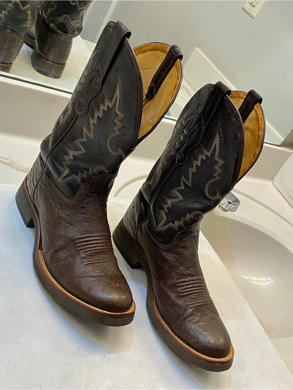 Old West Men’s Cowboy Boot Size 9D great condition and clean interior